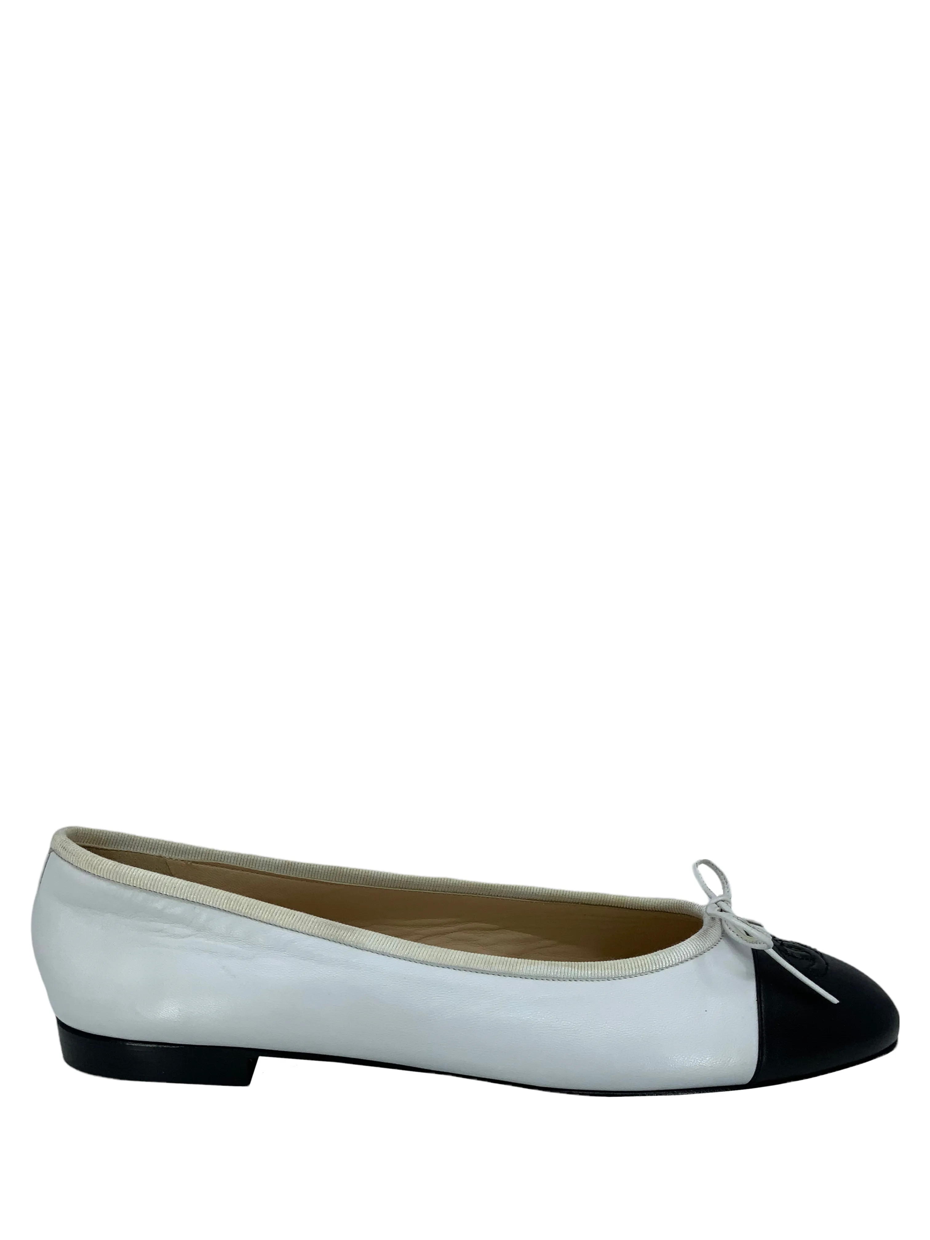 Chanel CC Cap Toe Leather Ballet Flats Size 11