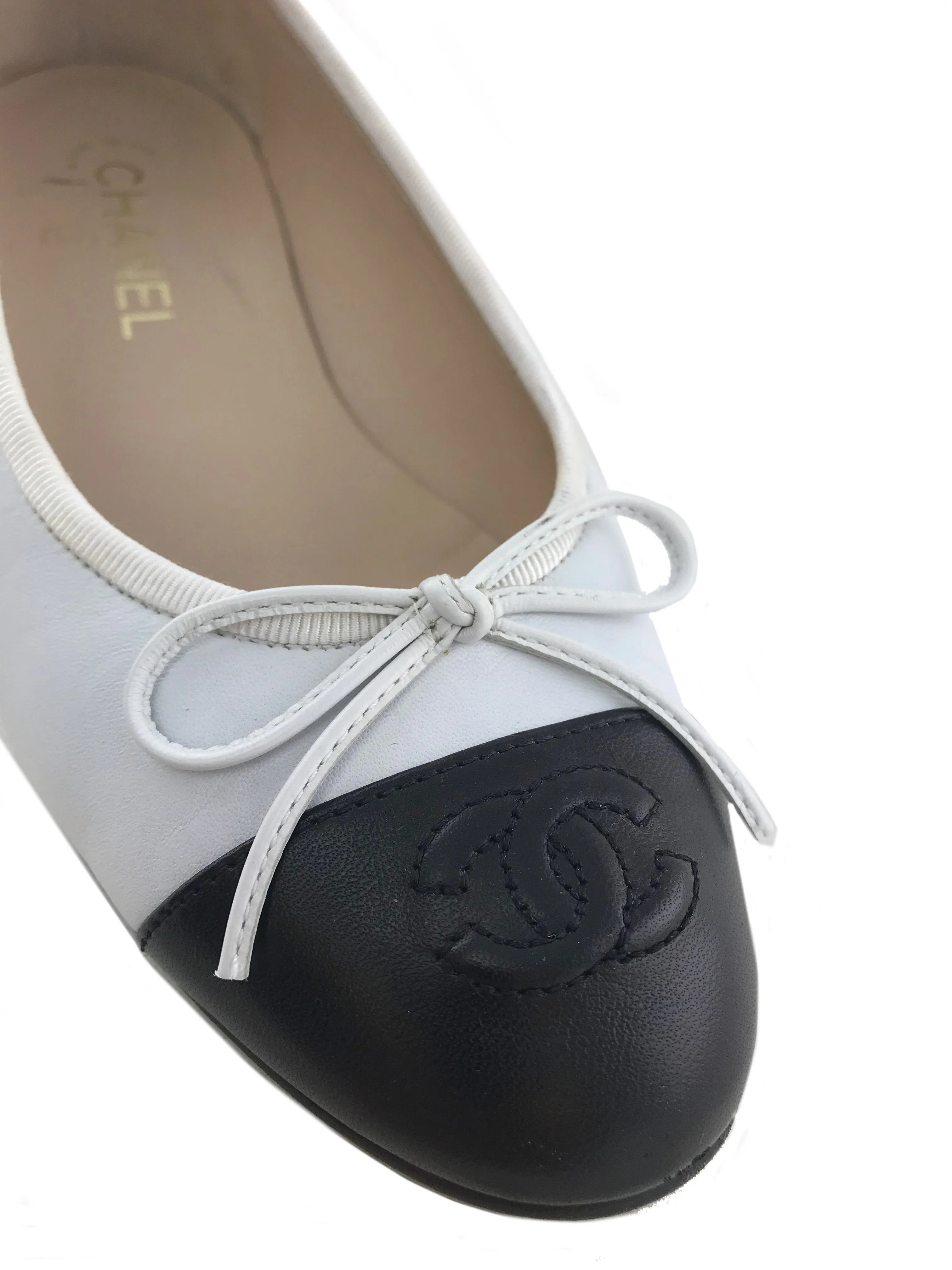 Chanel CC Cap Toe Leather Ballet Flats Size 8