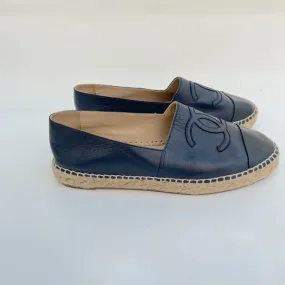 Chanel navy blue espadrilles with black cap toe, 38