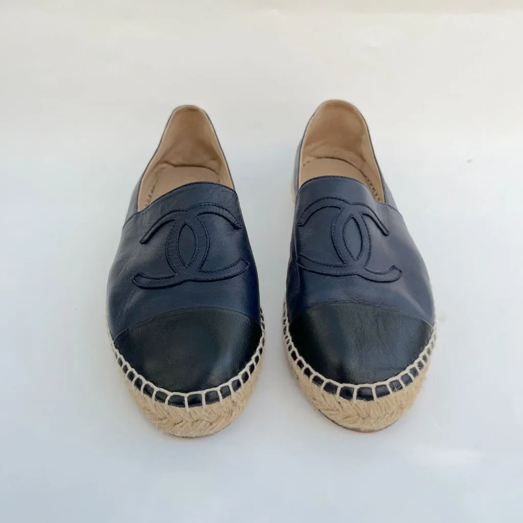 Chanel navy blue espadrilles with black cap toe, 38