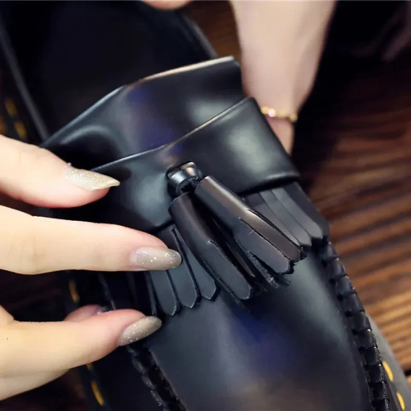 Round Toe Solid Black Tassel Loafers